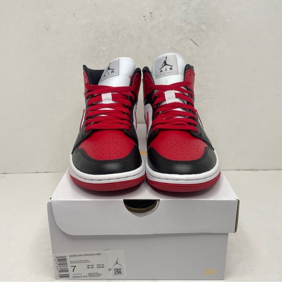 Nike Air Jordan 1 Retro Mid WMNS “Bred Toe” 2022 - Picture 2 of 4